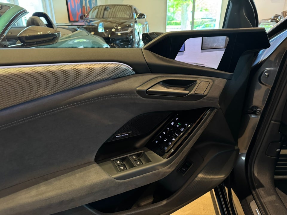 Audi S6 e-tron Avant quattro 5d