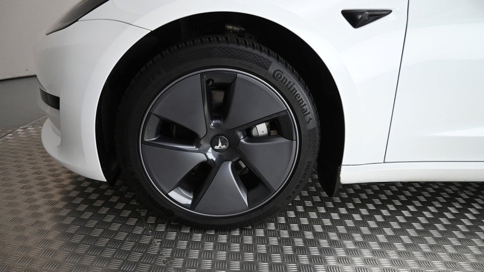 Tesla Model 3 RWD 4d