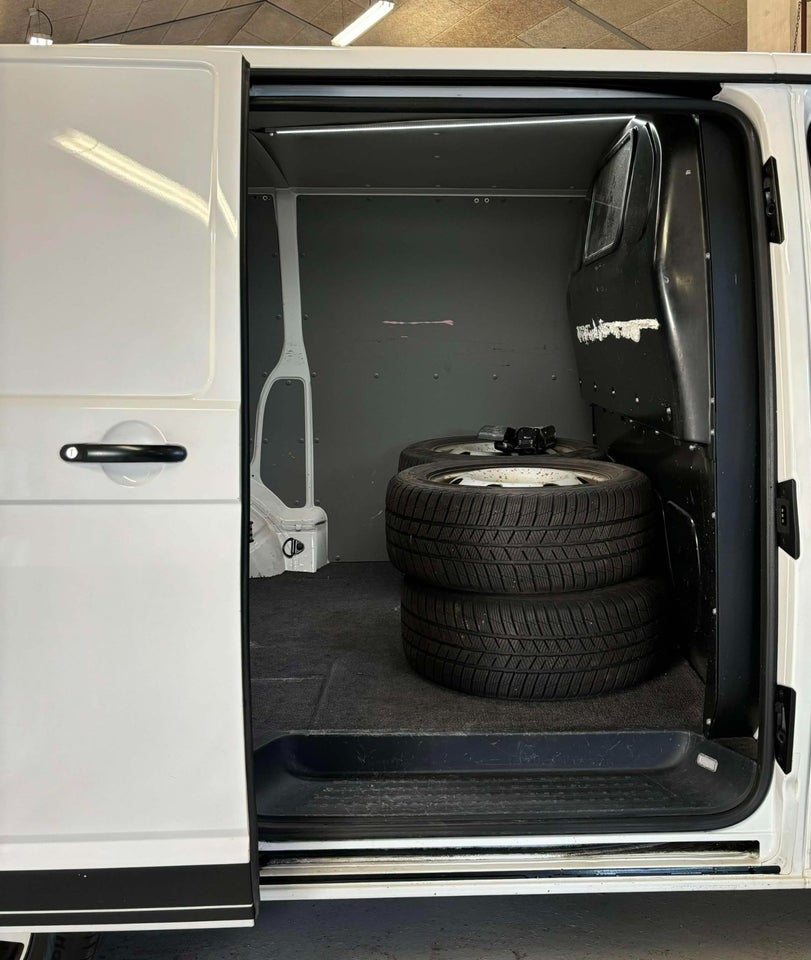 VW Transporter 2,0 TDi 180 Kassevogn lang DSG 4Motion