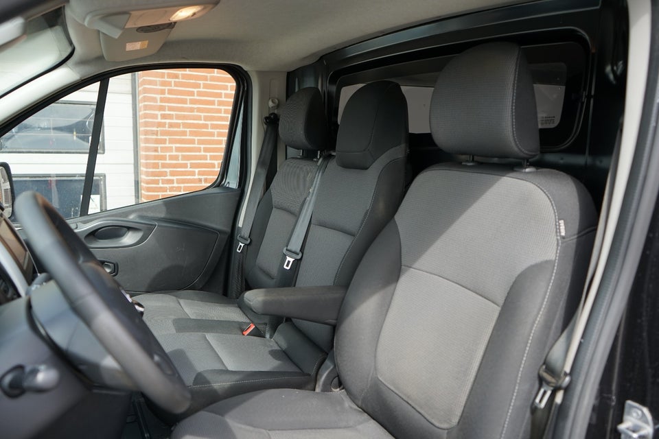 Renault Trafic T29 2,0 dCi 145 L2H2