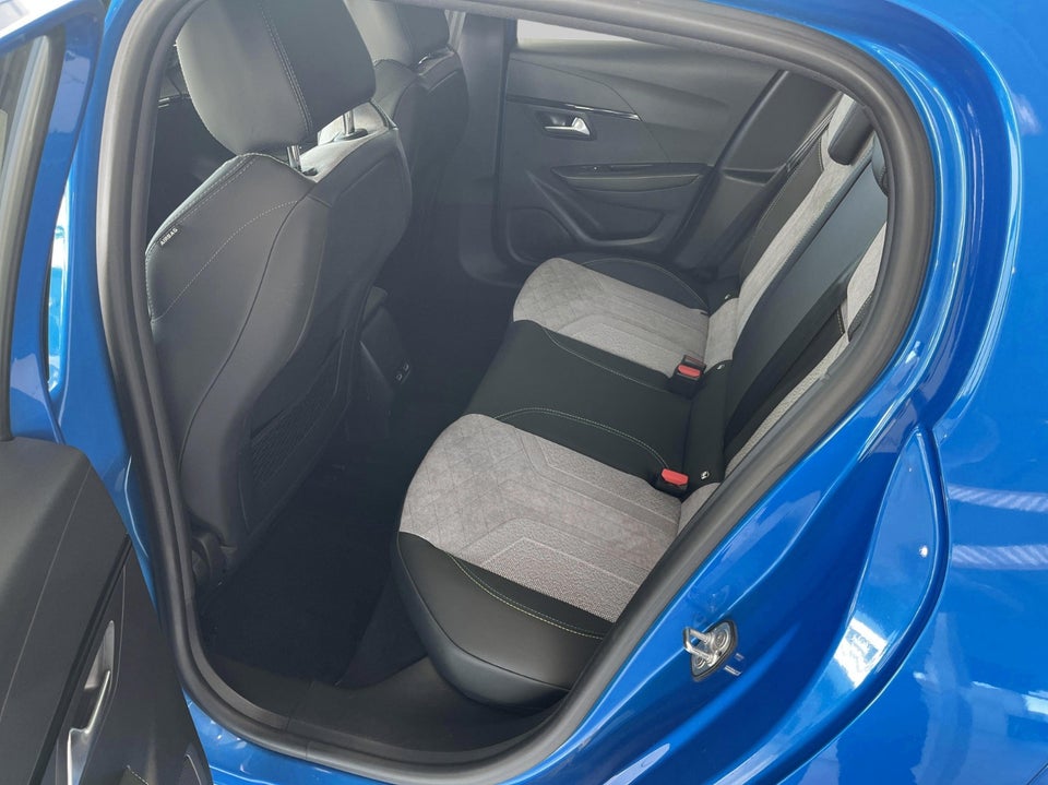 Peugeot e-208 50 GT Sky 5d