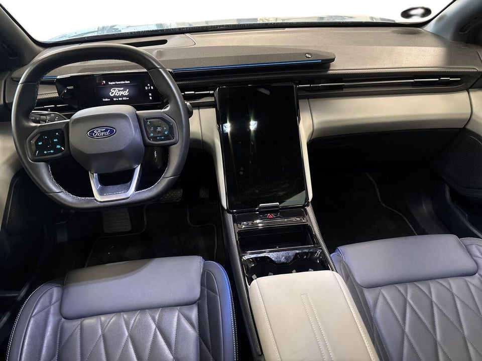 Ford Explorer 79 Premium Extended Range 5d