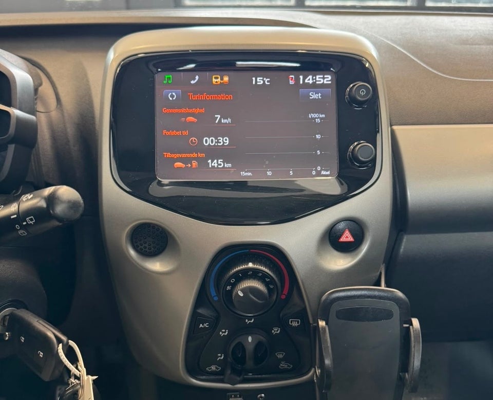 Toyota Aygo 1,0 VVT-i x-play x-touch 5d
