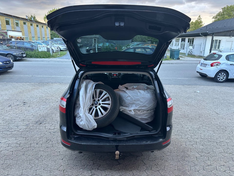 Ford Mondeo 2,3 Ghia stc. aut. 5d