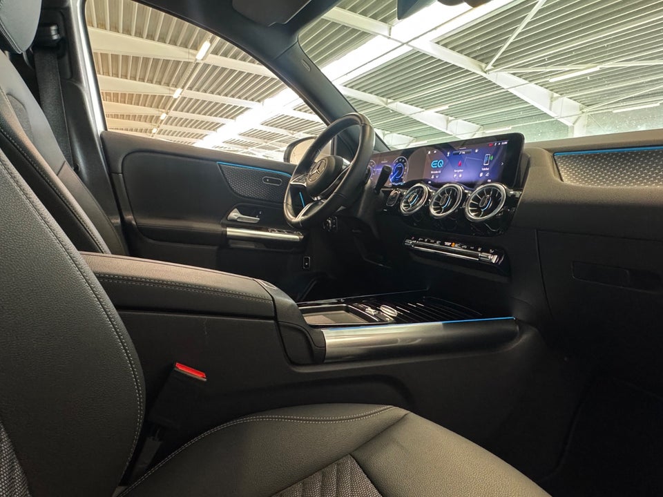 Mercedes EQA300 Progressive 4Matic 5d