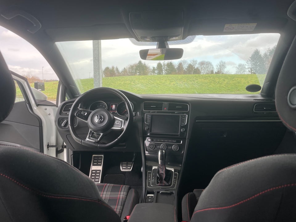 VW Golf VII 2,0 GTi DSG 5d