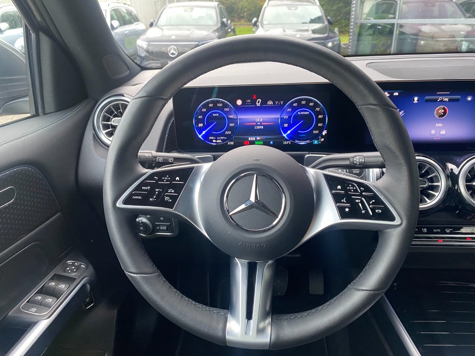 Mercedes EQB250+ Progressive 5d