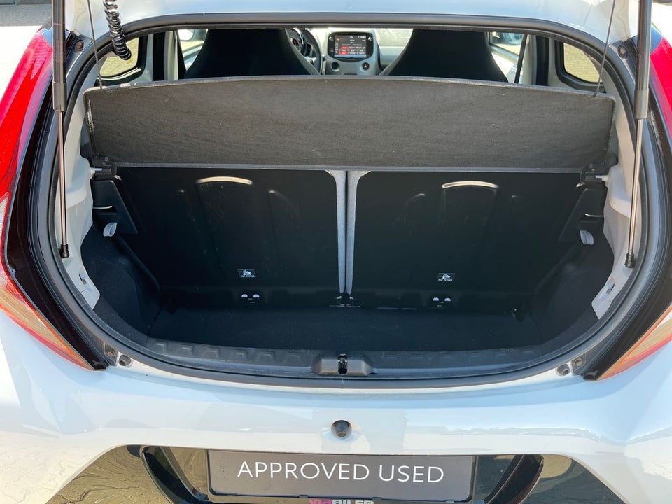 Toyota Aygo 1,0 VVT-i x-press x-shift 5d