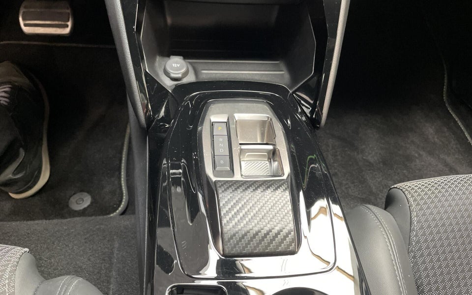 Peugeot e-2008 50 GT Sky 5d