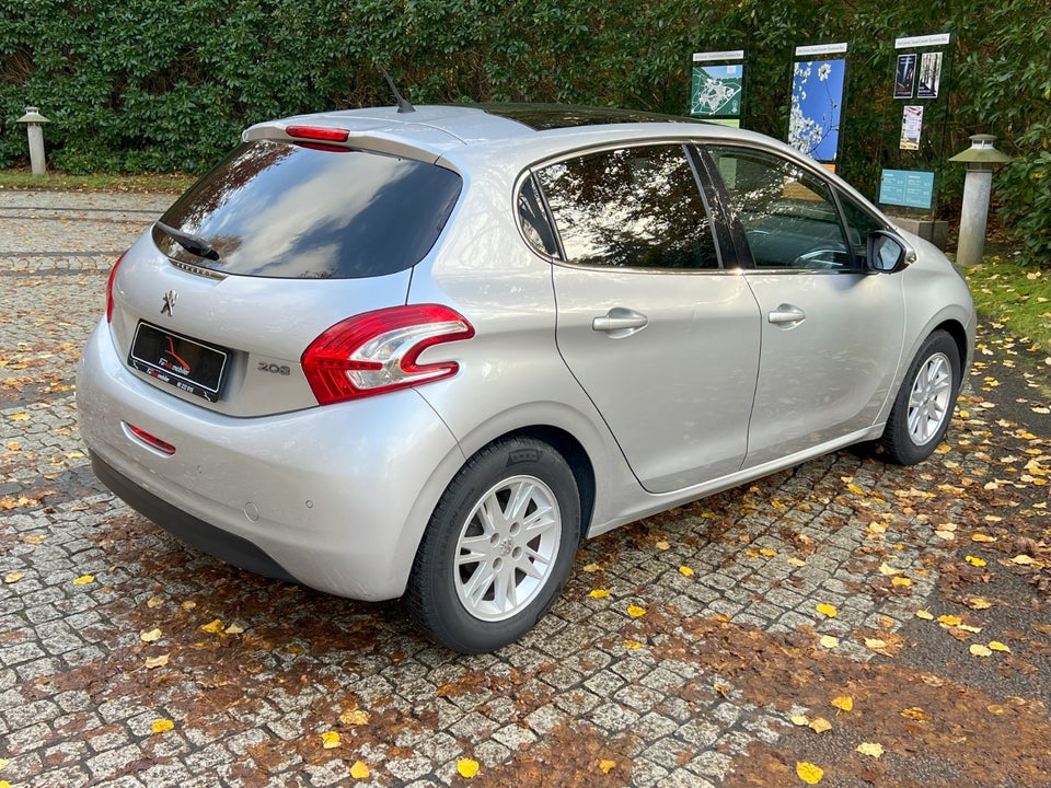 Peugeot 208 1,2 VTi Allure 5d