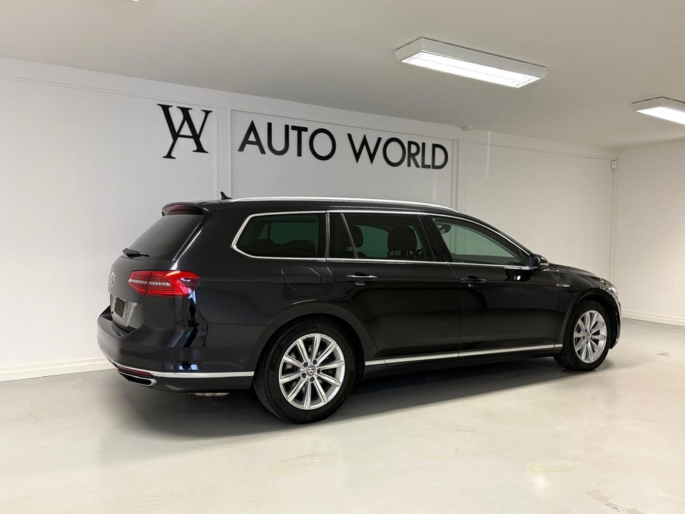 VW Passat 2,0 TSi 280 Highline Variant DSG 4Motion 5d