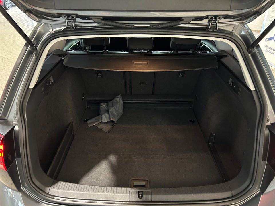 VW Golf VII 1,5 TSi 130 Comfortline Variant DSG 5d