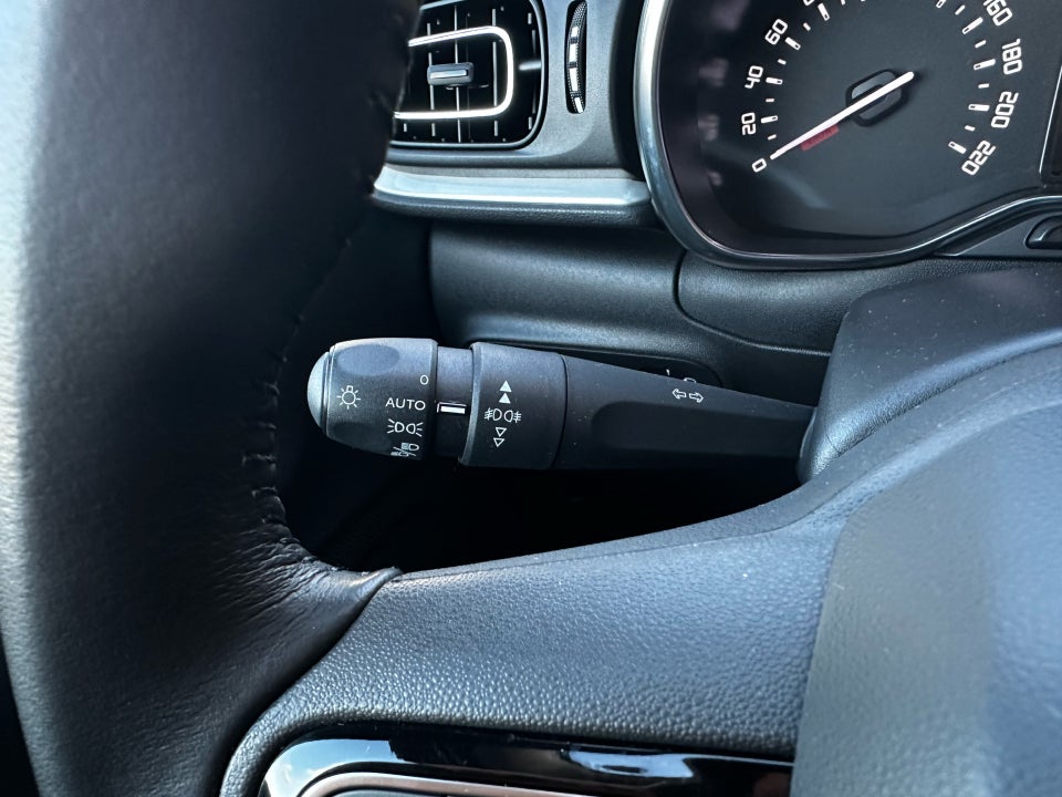 Citroën C3 1,2 PureTech 83 Shine Sport 5d