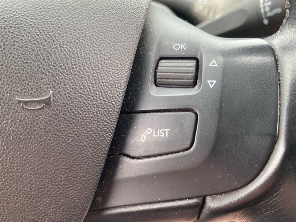 Peugeot 2008 1,2 PureTech 110 Allure EAT6 5d