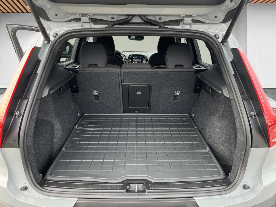 Volvo EX40 Extended Range Plus 5d