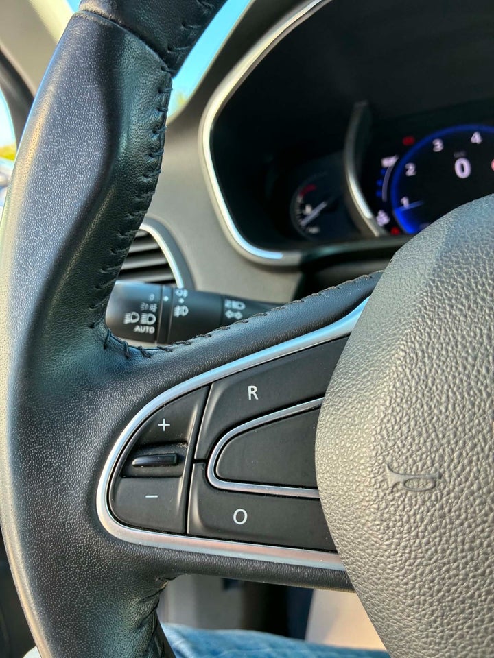Renault Megane IV 1,3 TCe 140 Limited Sport Tourer EDC 5d