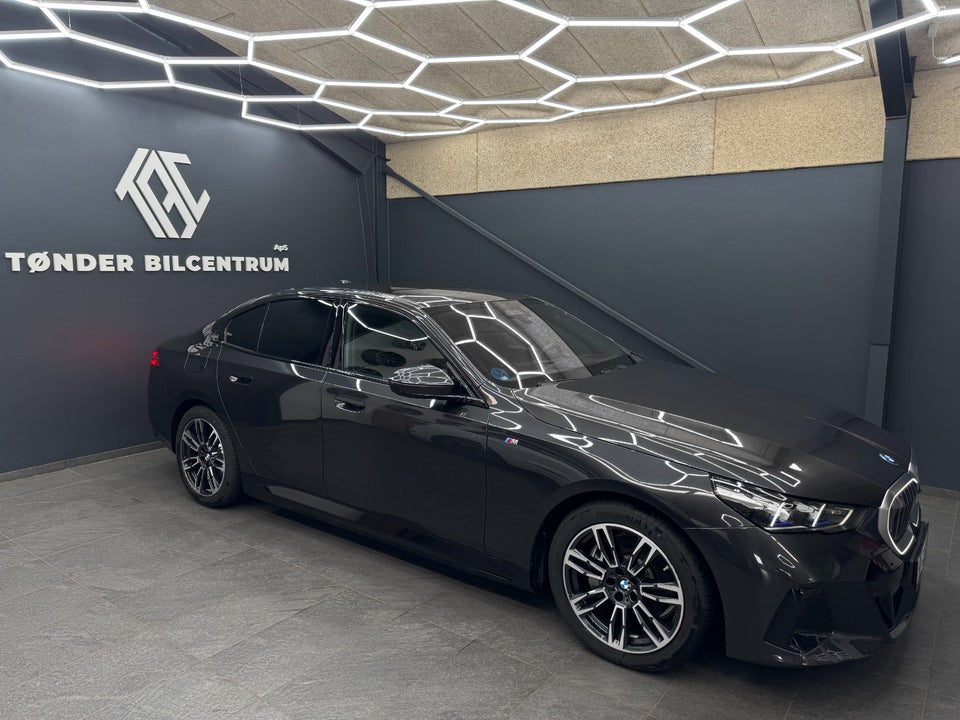 BMW i5 eDrive40 M-Sport 4d
