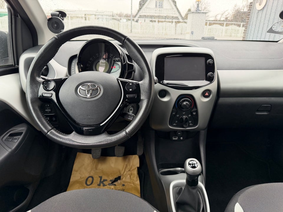 Toyota Aygo 1,0 VVT-i x-touch 5d