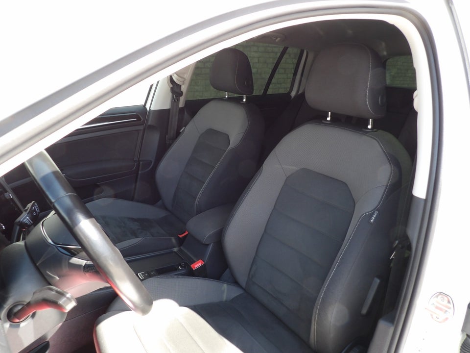 VW Golf VII 1,5 TSi 150 Highline Variant 5d
