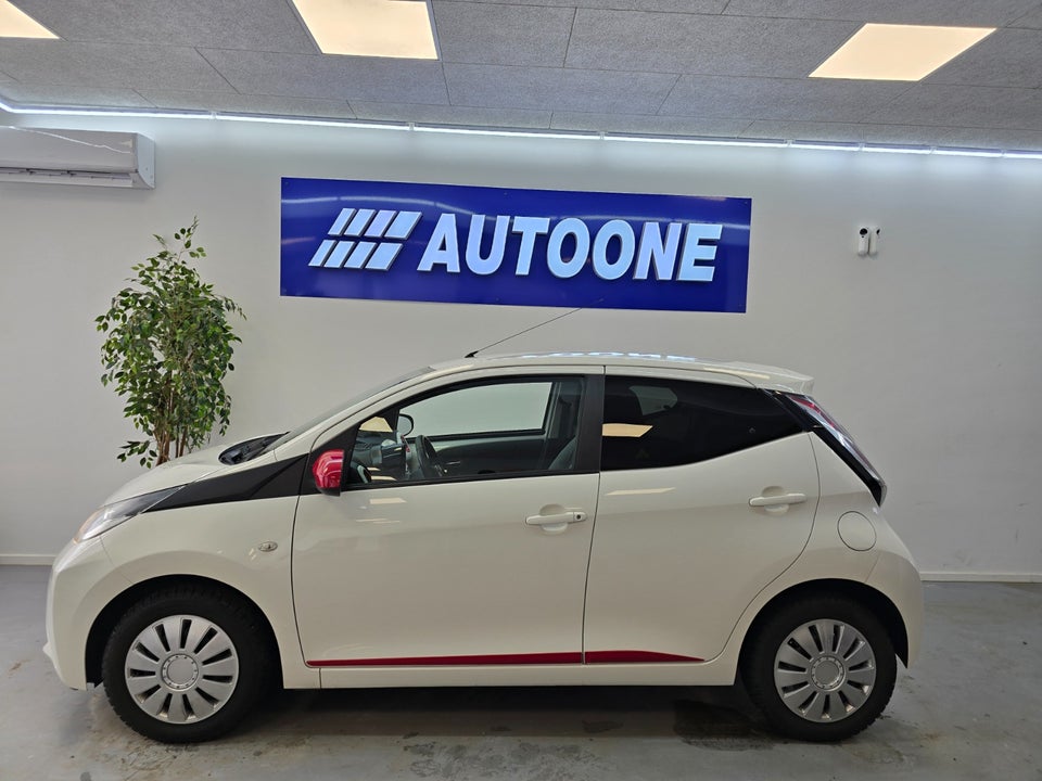 Toyota Aygo 1,0 VVT-i x-pression 5d