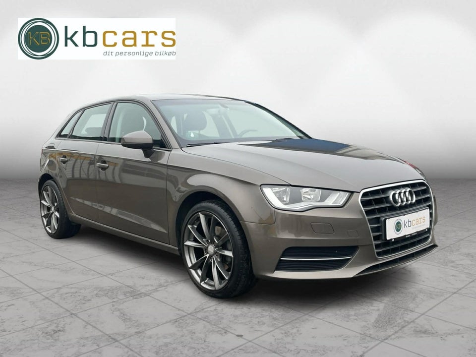 Audi A3 1,6 TDi 110 Ambiente Sportback 5d