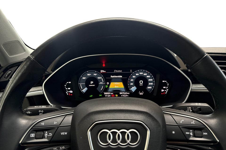 Audi Q3 45 TFSi e Attitude plus S-tr. 5d