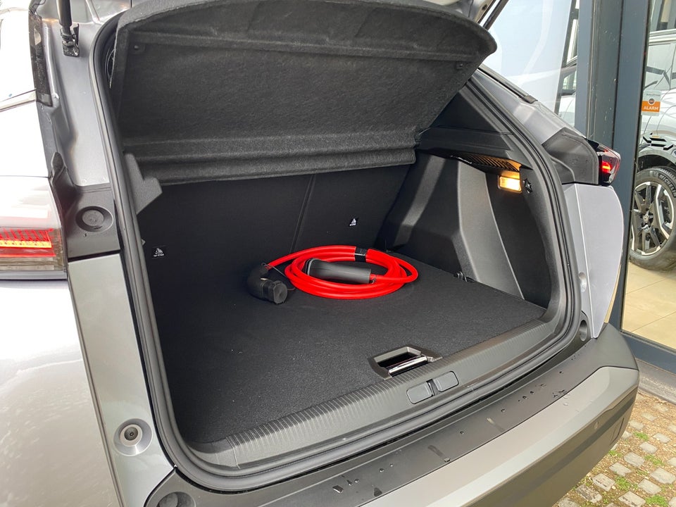 Peugeot e-2008 54 GT 5d