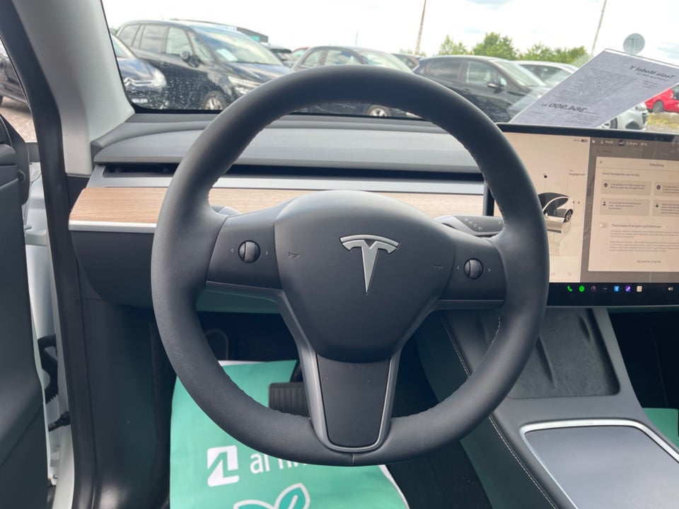 Tesla Model Y Long Range AWD 5d