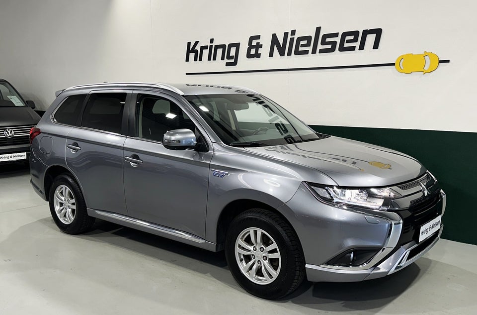 Mitsubishi Outlander 2,4 PHEV Instyle CVT 4WD 5d