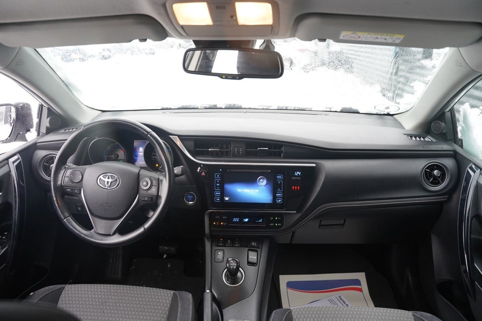 Toyota Auris 1,8 Hybrid H2 Style Touring Sports CVT 5d