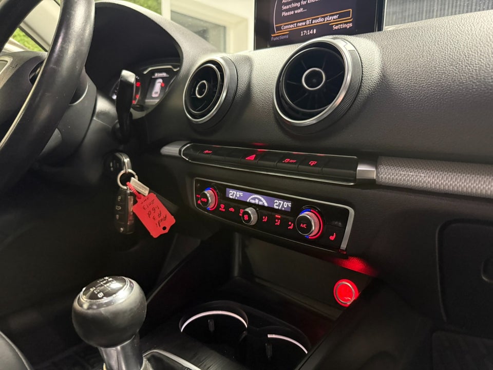 Audi A3 1,6 TDi 110 Ambiente Sportback 5d