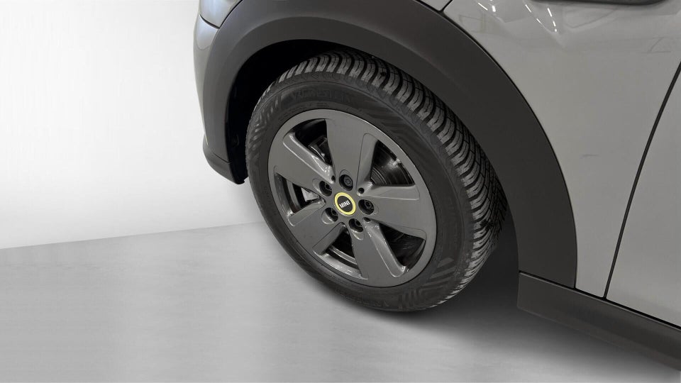 MINI Cooper SE Essential 3d