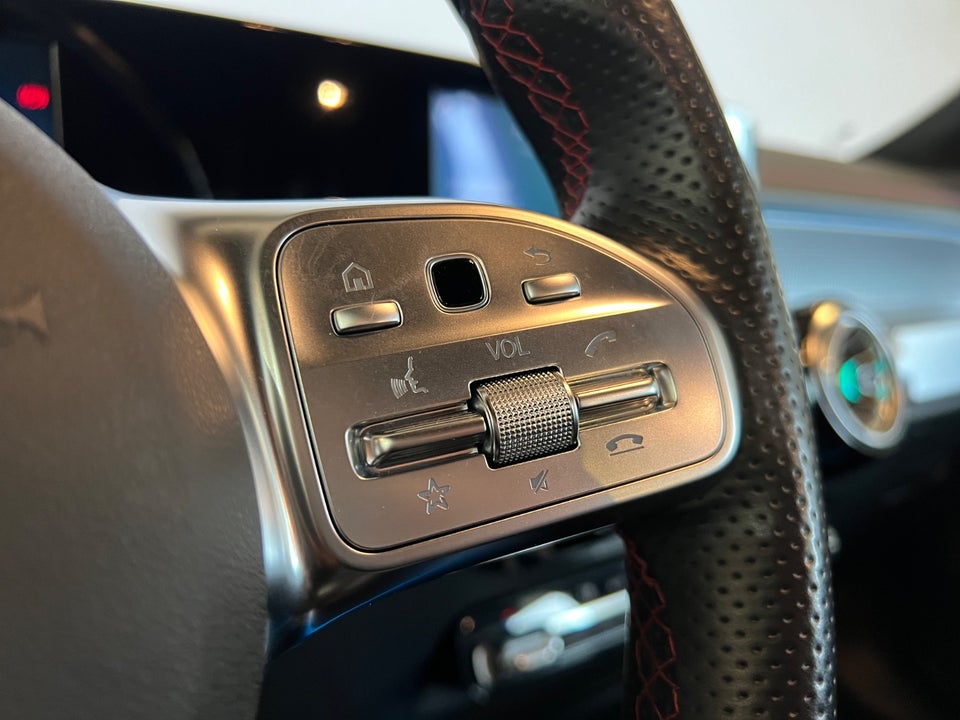 Mercedes EQB250 AMG Line 5d