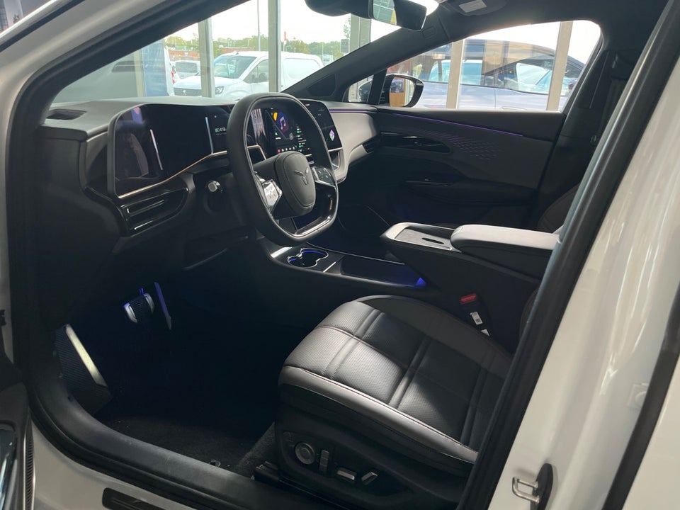 Hongqi EH7 111 Exclusive 4d