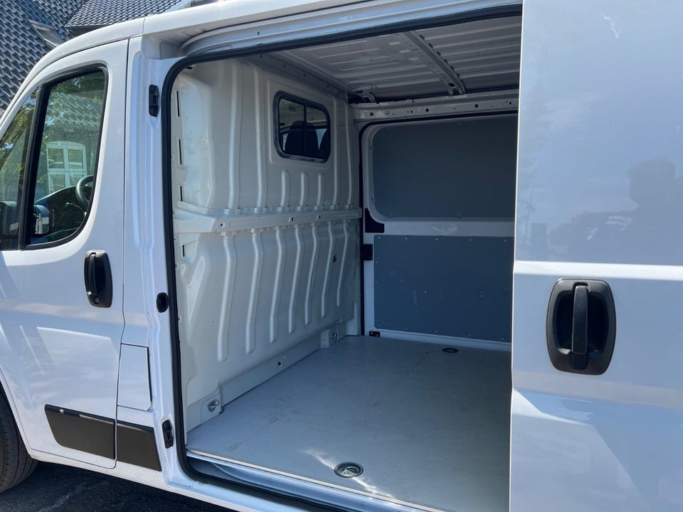 Peugeot Boxer 333 2,2 BlueHDi 165 L2H1 Premium