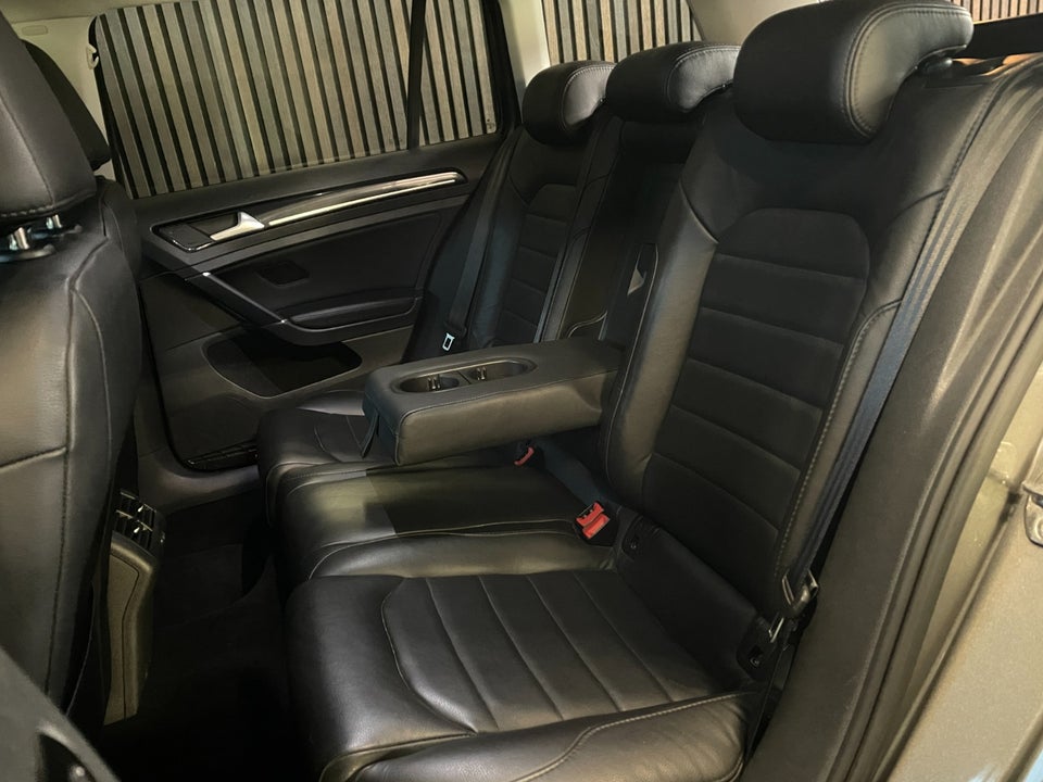 VW Golf VII 2,0 TDi 150 Highline Variant DSG BMT 5d