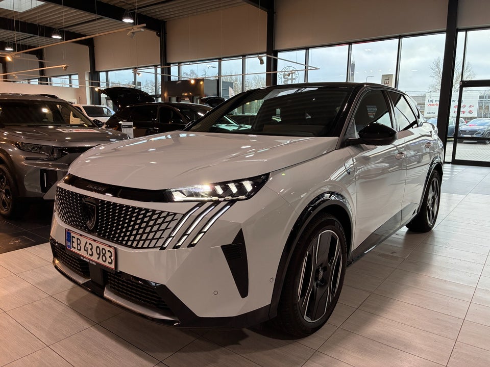 Peugeot e-3008 77 GT Pack 5d