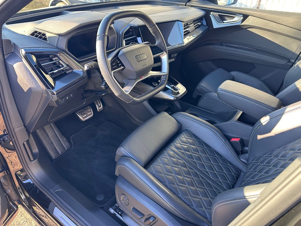 Audi Q4 e-tron 55 S-line quattro 5d