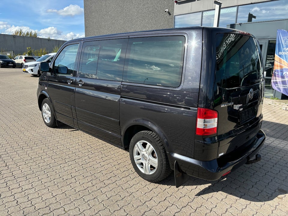 VW Multivan 2,5 TDi 130 Highline aut. 5d