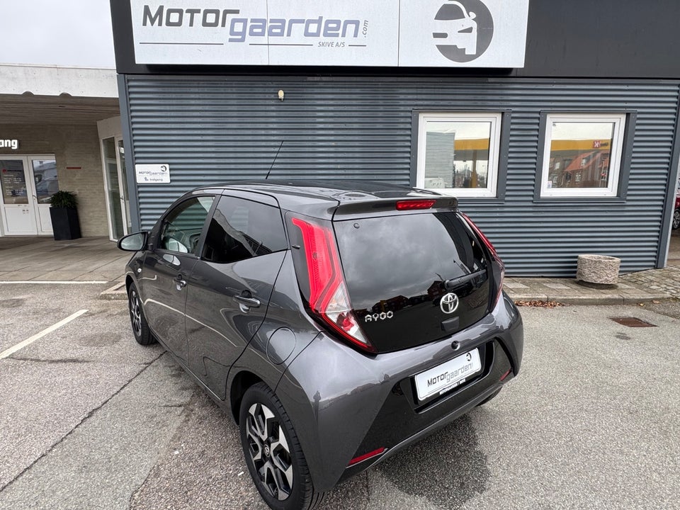 Toyota Aygo 1,0 VVT-i x-press 5d
