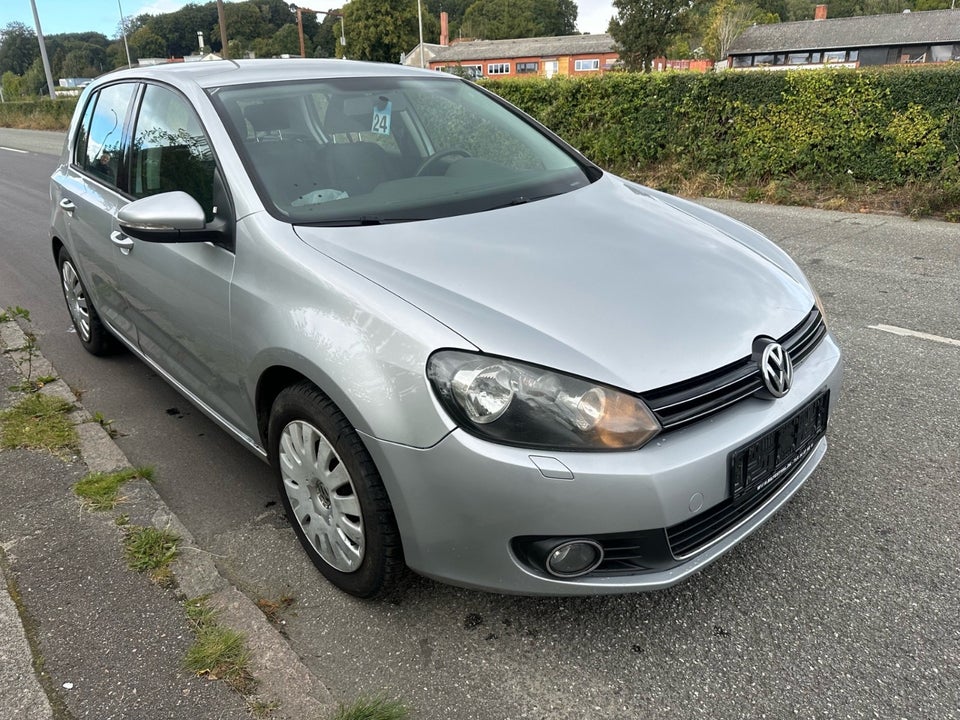 VW Golf VI 2,0 TDi 140 Comfortline 5d