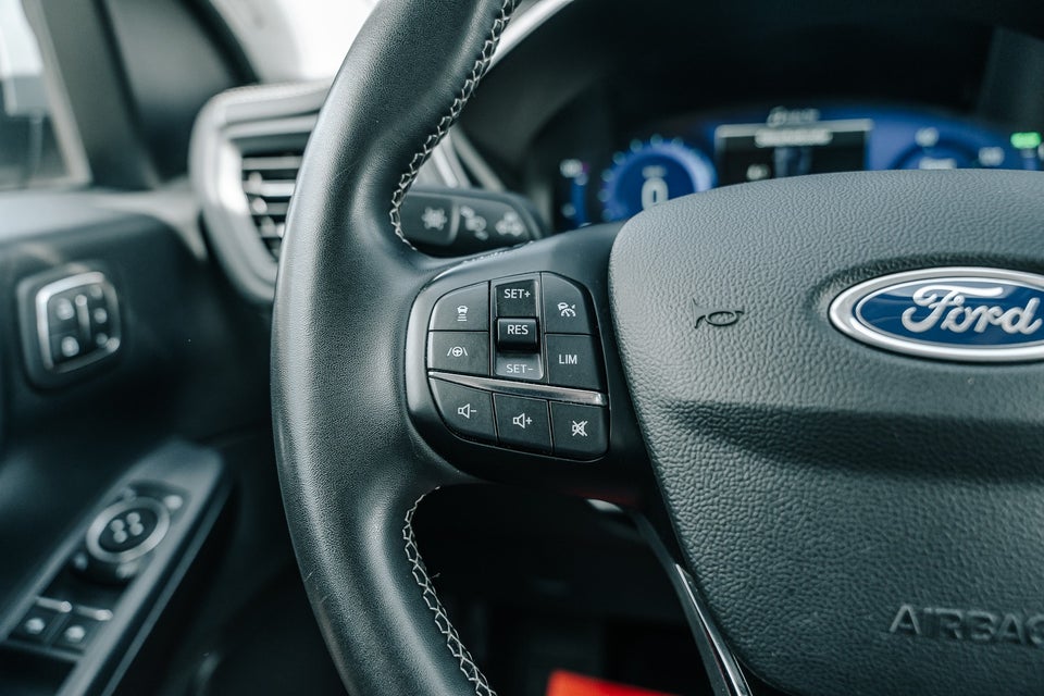Ford Kuga 2,5 PHEV Vignale CVT 5d
