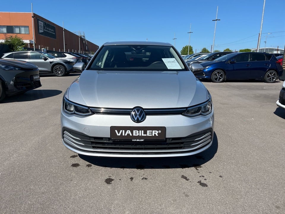 VW Golf VIII 1,5 eTSi 130 Life DSG 5d