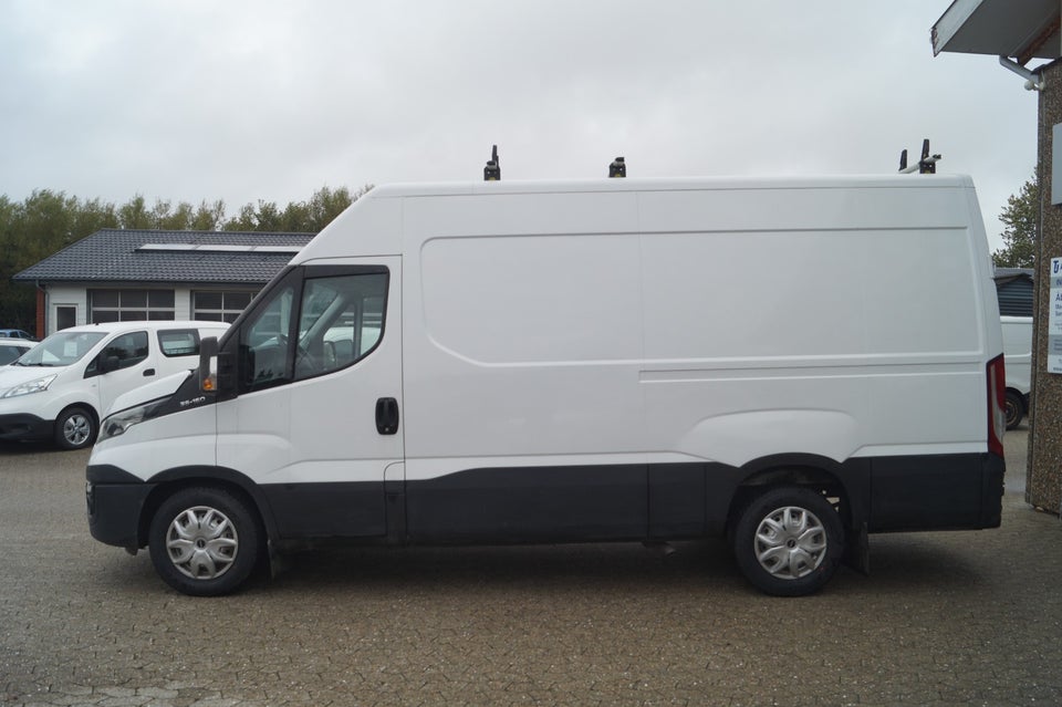 Iveco Daily 2,3 35S15 12m³ Van