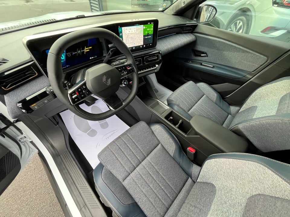 Renault 4 E-Tech 52 Techno 5d