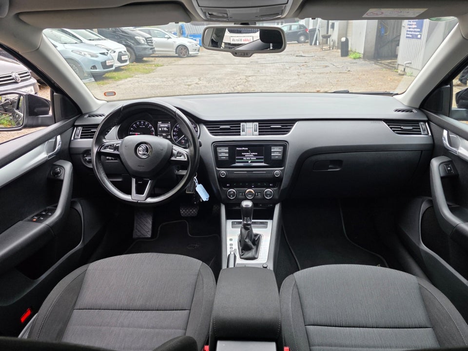 Skoda Octavia 1,6 TDi 110 Style Combi DSG 5d