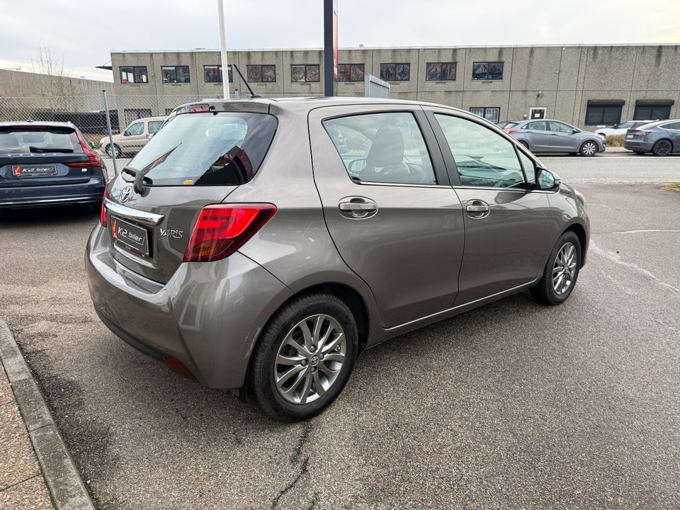 Toyota Yaris 1,0 VVT-i T2 Komfort 5d