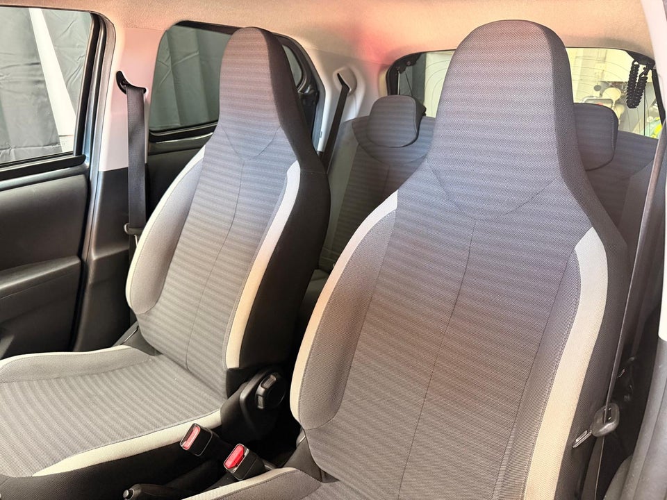 Toyota Aygo 1,0 VVT-i x-play 5d