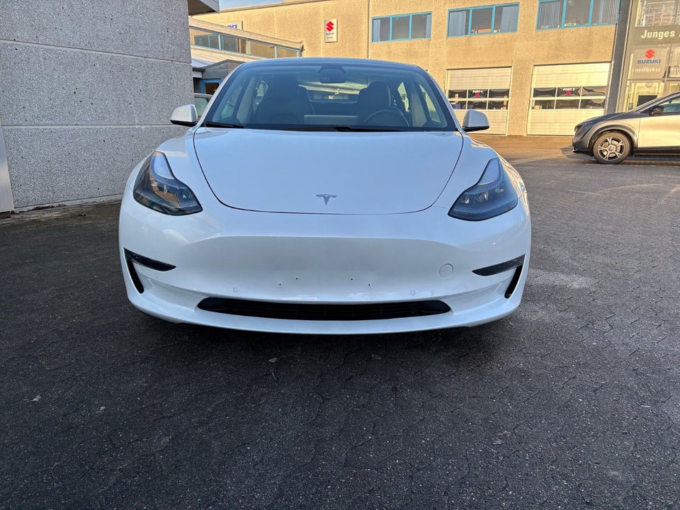 Tesla Model 3 Long Range AWD 4d