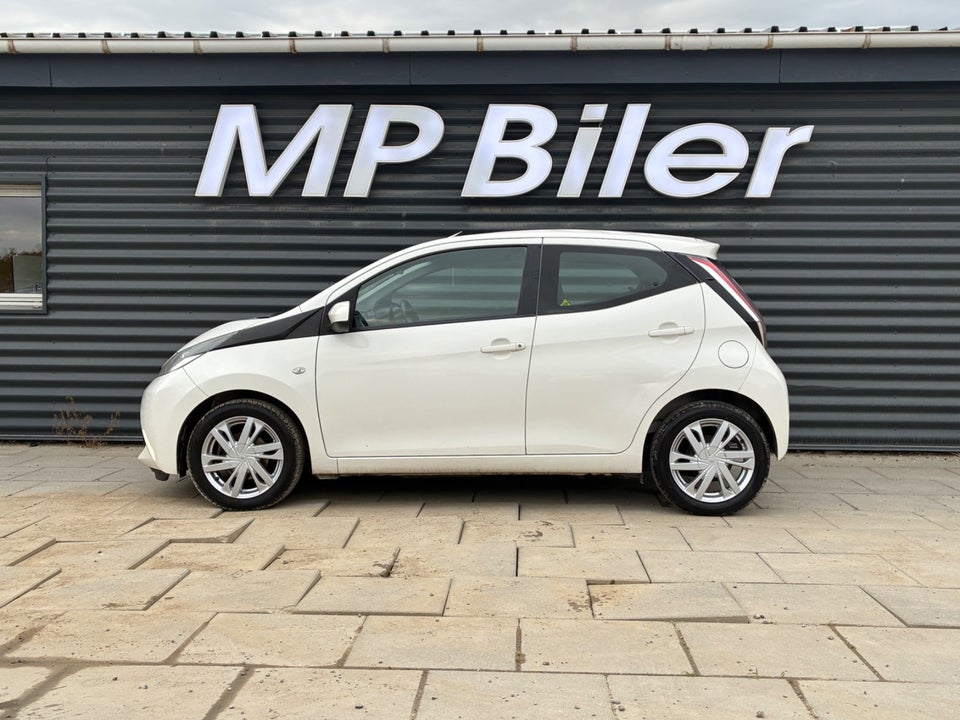 Toyota Aygo 1,0 VVT-i x-play x-touch 5d